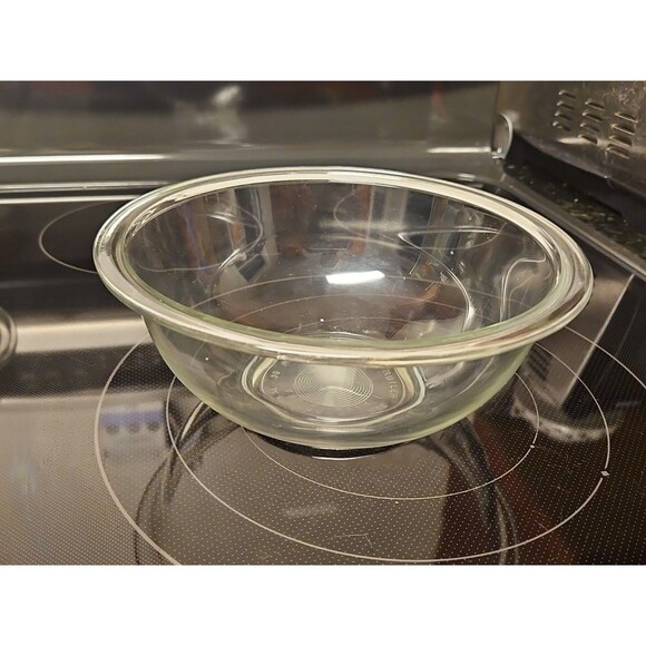 Vintage Pyrex #323 Clear Glass Round Mixing Bowl USA - Picture 4 of 6